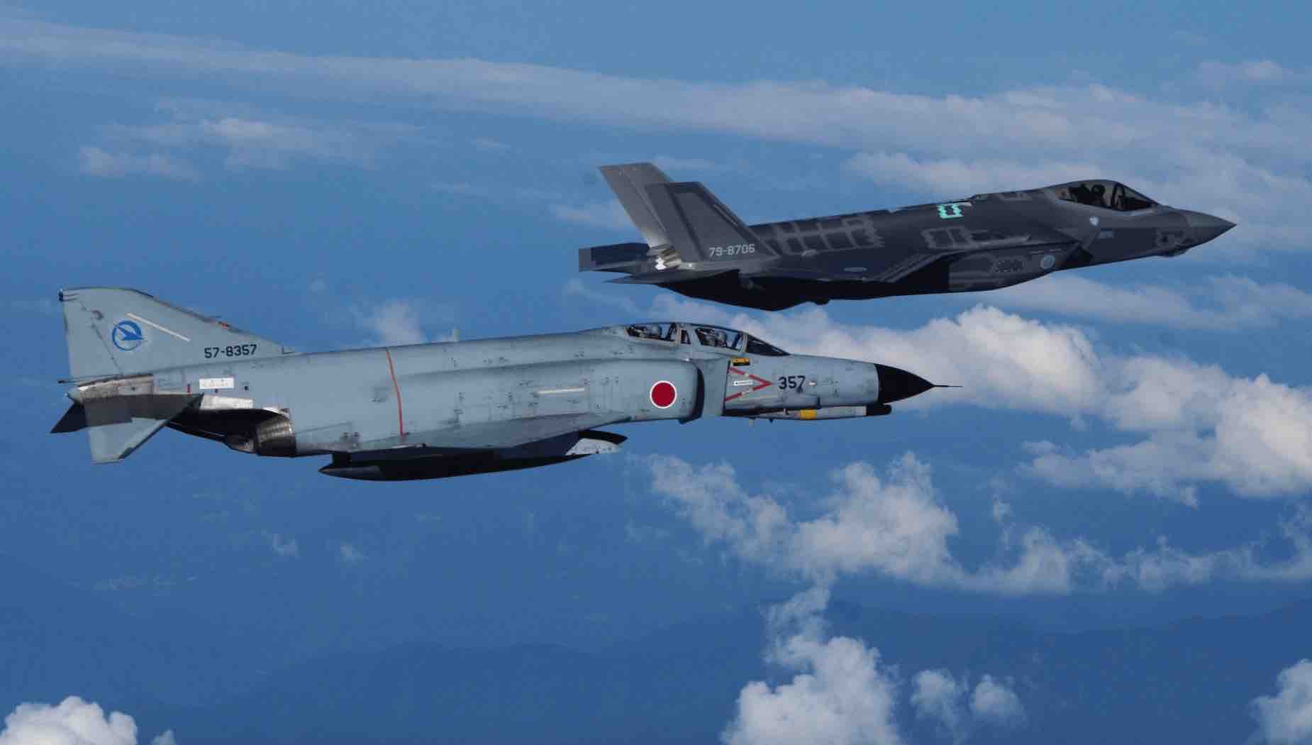 Japanese F-4 and F-35 fighter