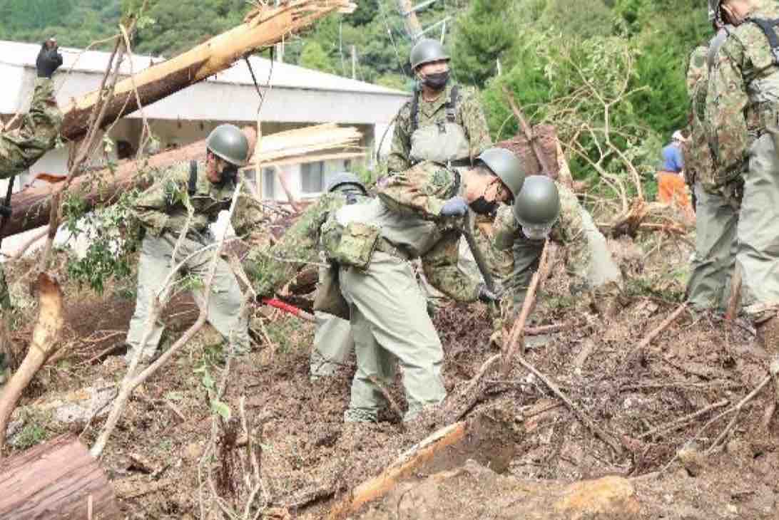 Japanese soldiers working during disaster relief operations