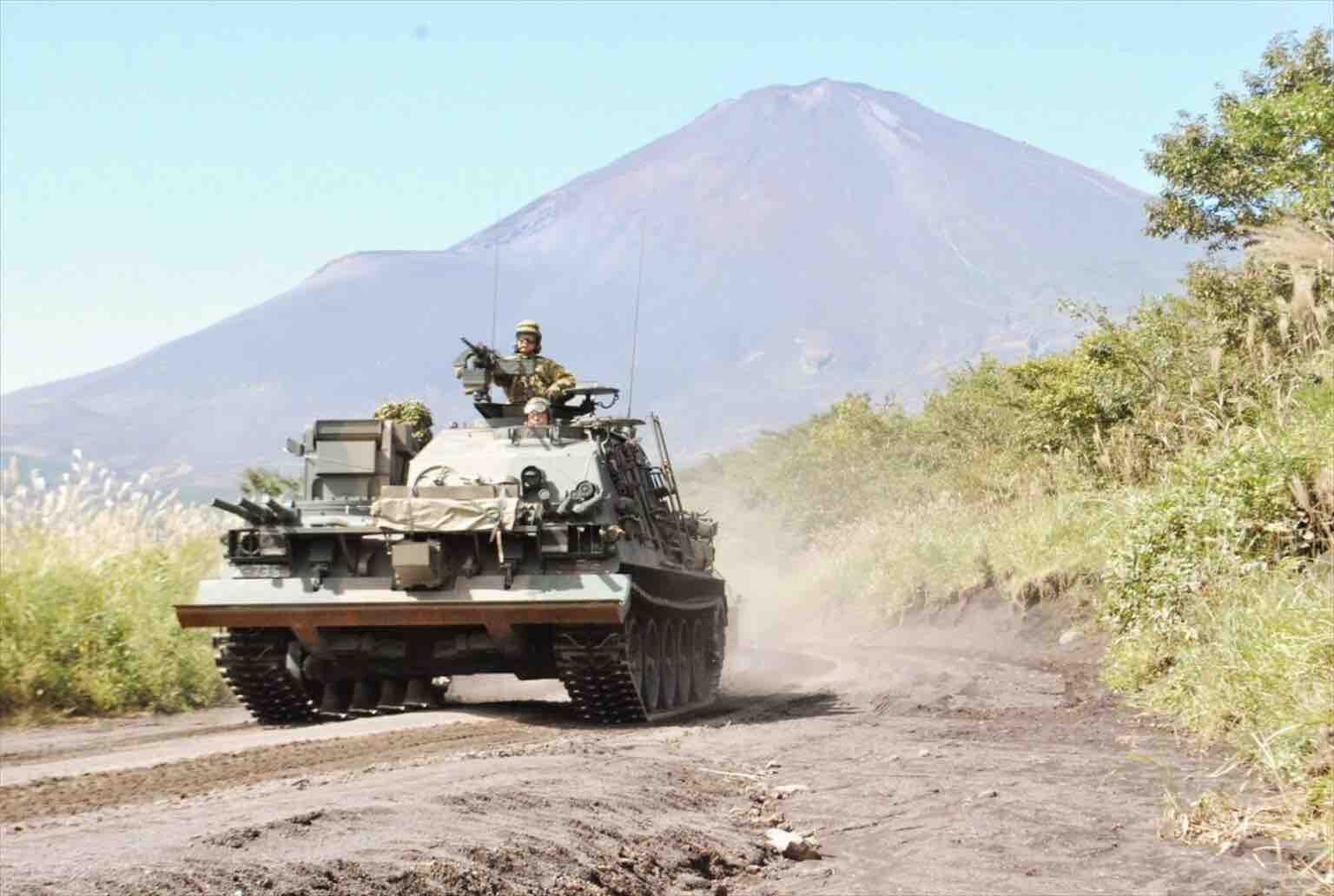 Japanese armored recovery vehicle